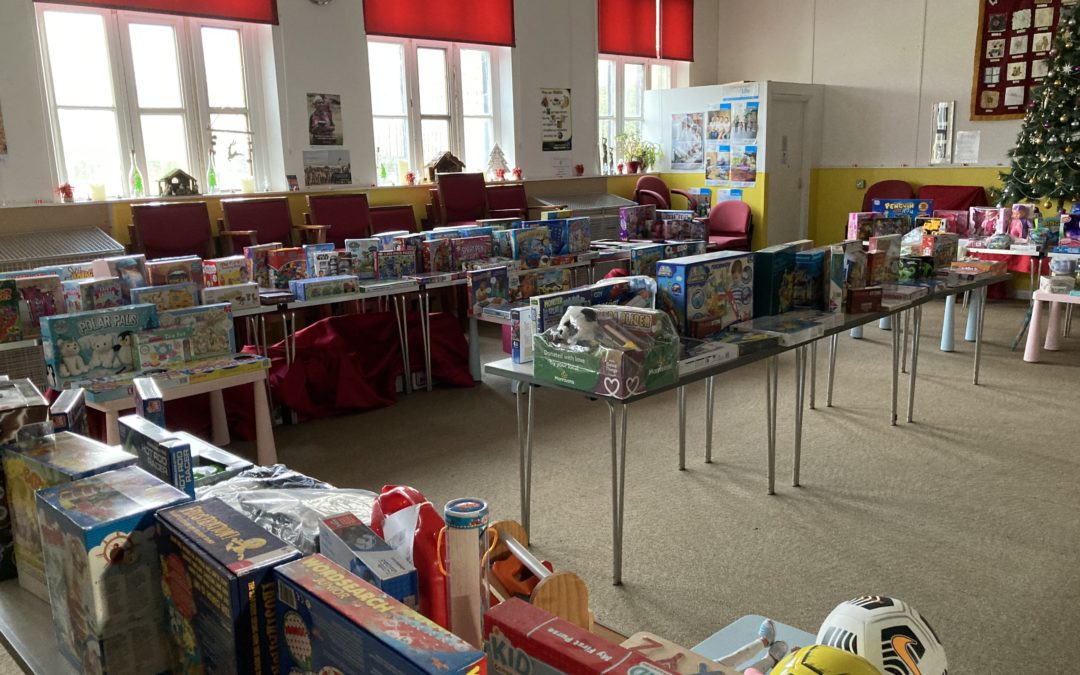 Warm space for Westfield Wyke Christmas toys and hamper distribution